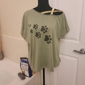 Cute olive green top